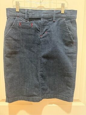 Old Navy Dark Blue Denim Stretchy Skirt size 2